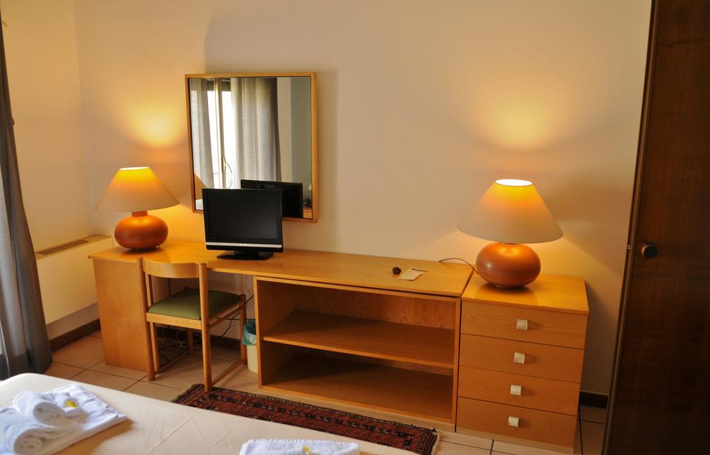 Hotel Rasula Alta Gravina di Catania Exteriör bild