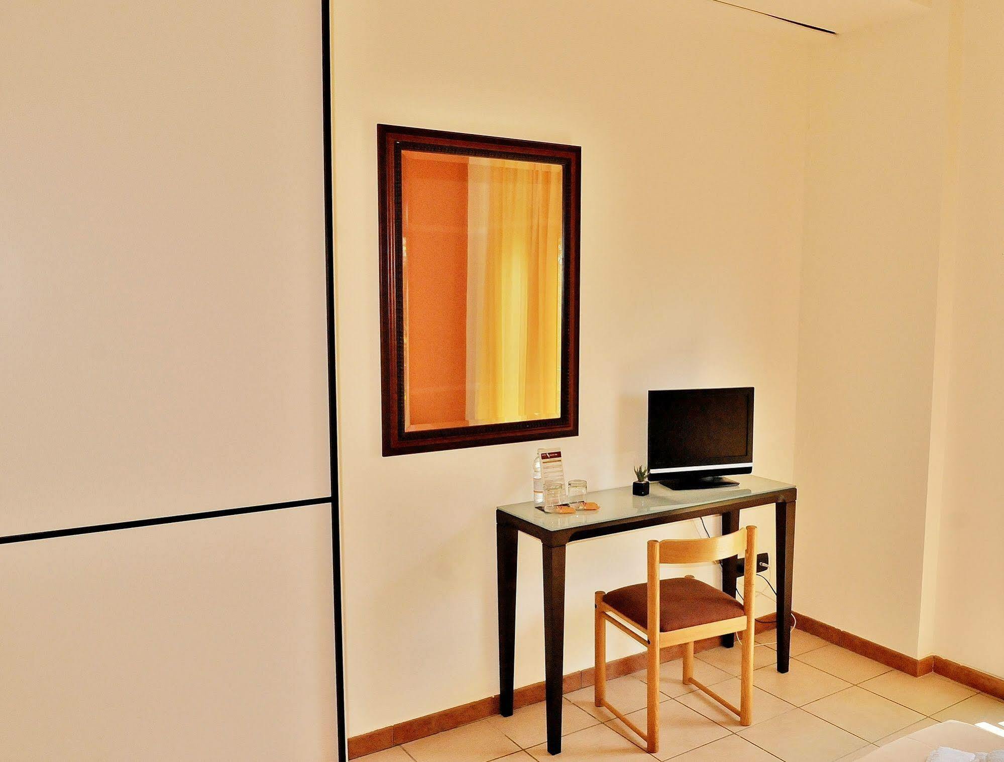 Hotel Rasula Alta Gravina di Catania Exteriör bild