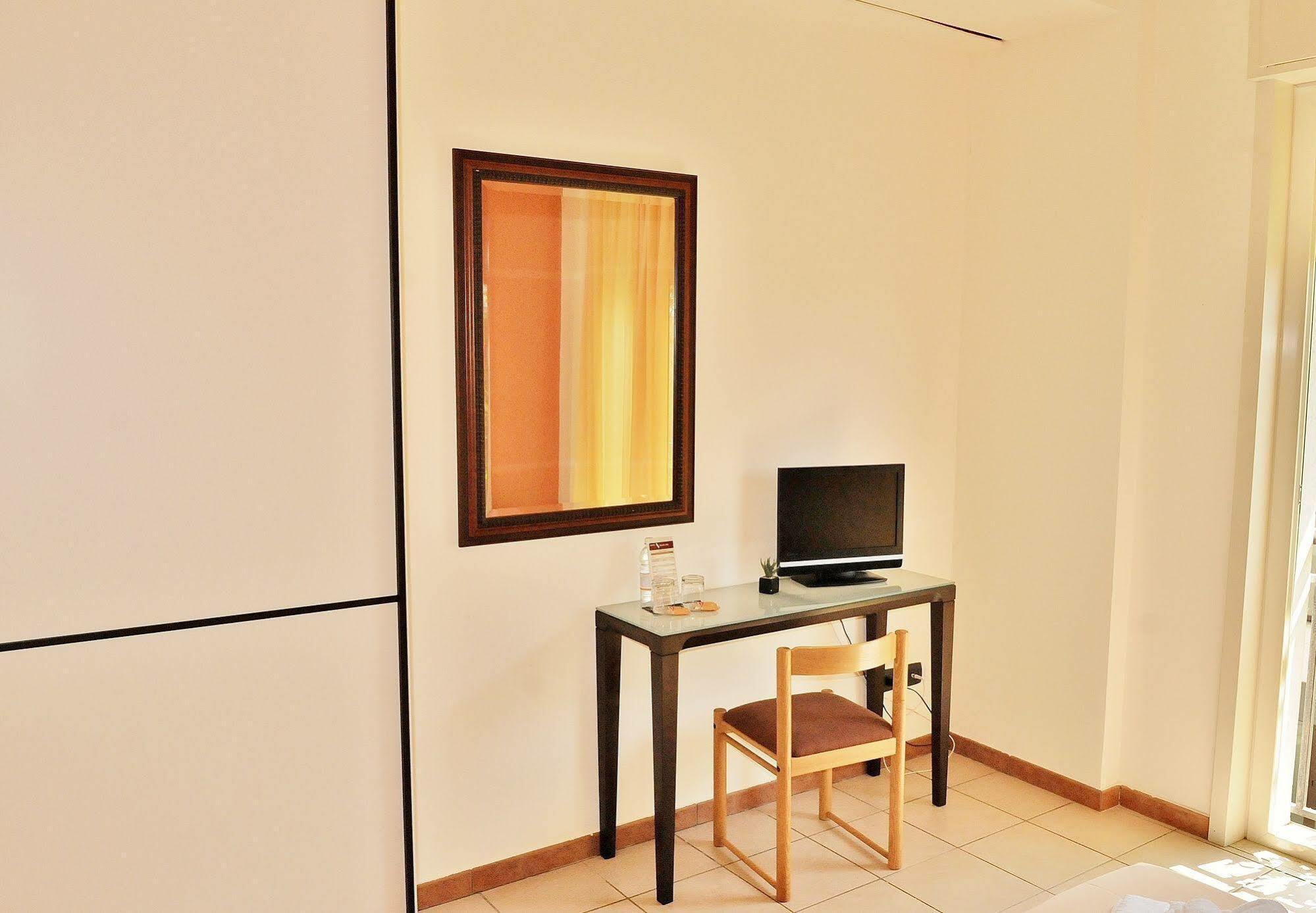 Hotel Rasula Alta Gravina di Catania Exteriör bild