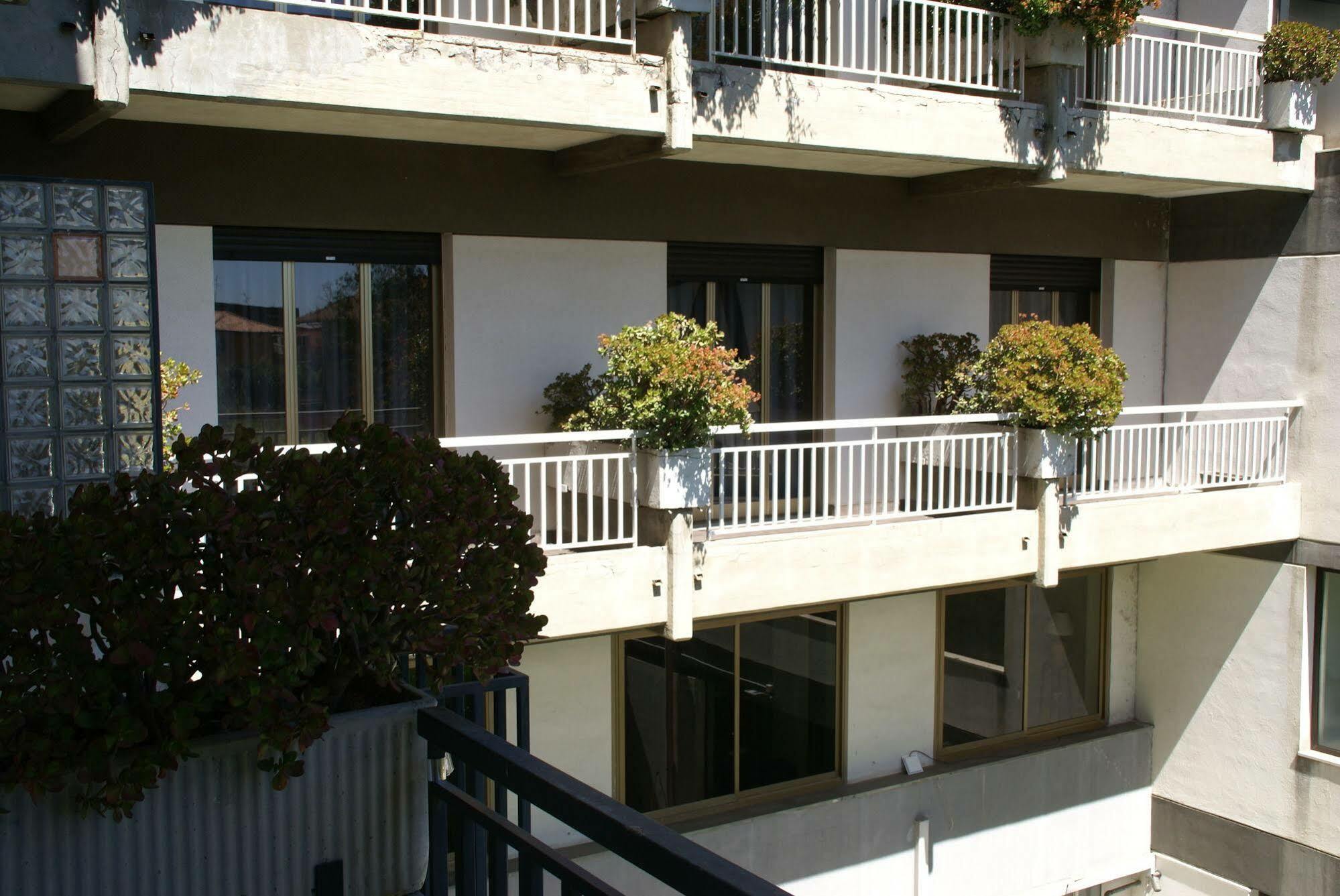Hotel Rasula Alta Gravina di Catania Exteriör bild